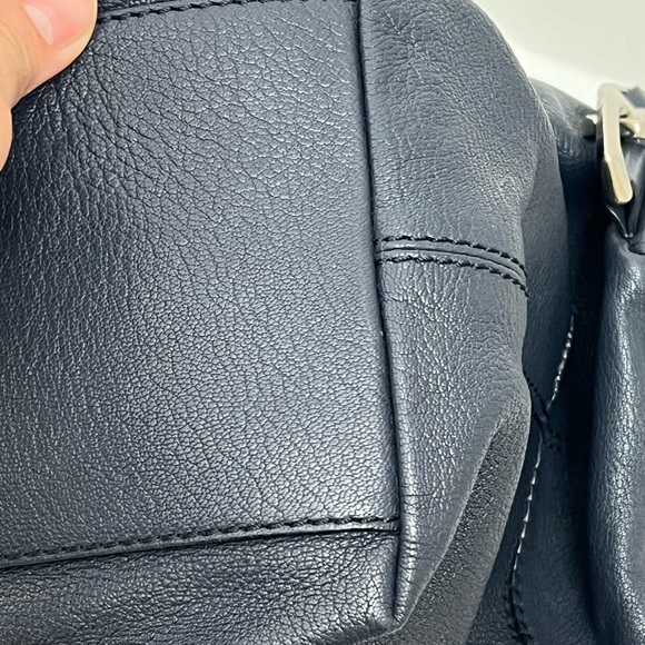 GIVENCHY 
Sugar Goatskin Medium Nightingale Navy - Picture 10 of 14